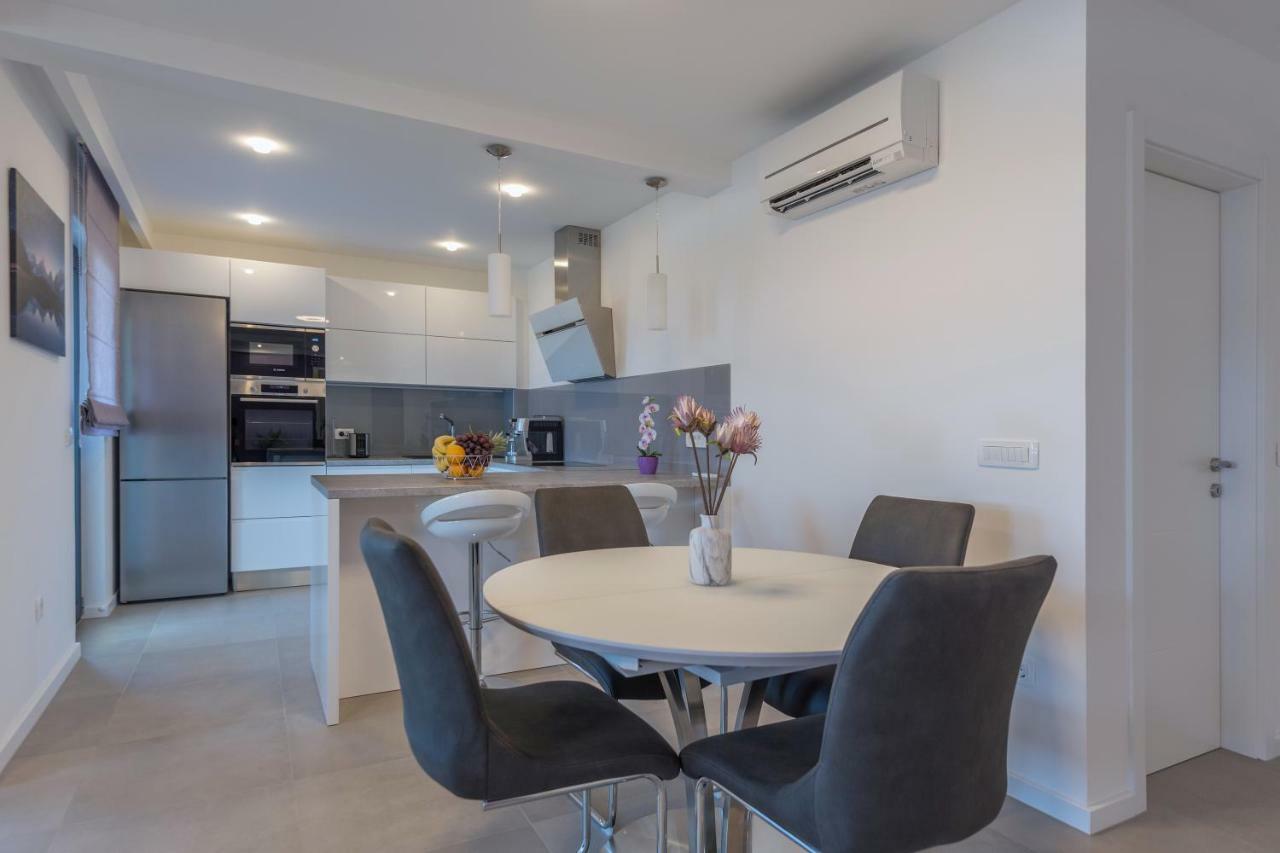 Villa Vid Apartments - Makarska Exklusiv Bagian luar foto